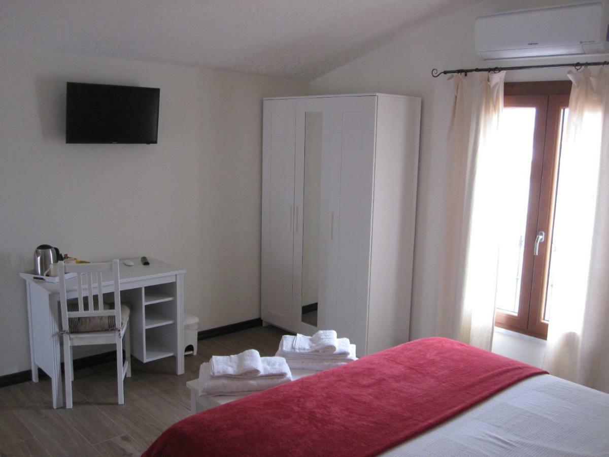 Bomarosa B&B Bosa Extérieur photo